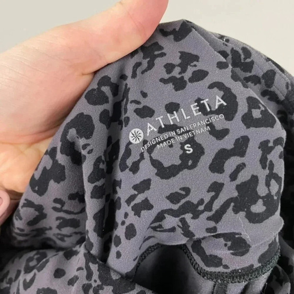 Athleta Elation Ultra High Rise Tight Leopard Leggings Size Small - Picture 3 of 7